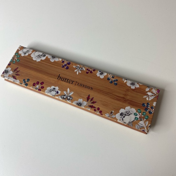 Makeup Eyeshadow Palettes Bundle Set of 3 - Picture 4 of 9